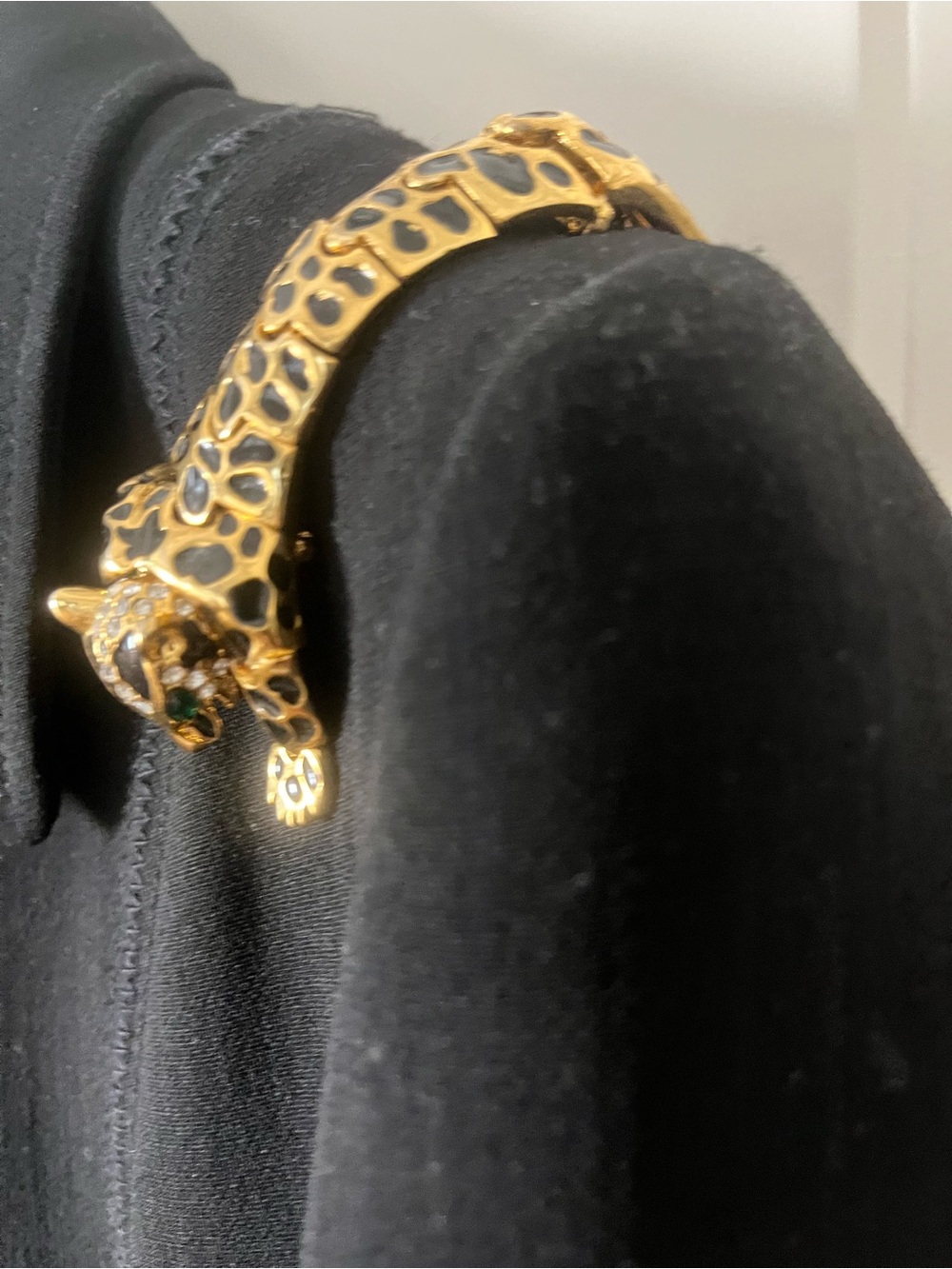 Leopard Shoulder Brooch